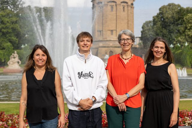Foto des Teams: v.l.n.r.: Simone Fioretto, Simon Stuber, Elke Zimmer, Stefanie Heß